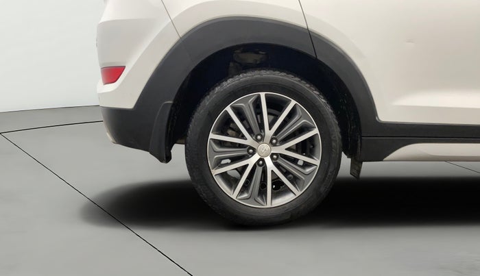 2017 Hyundai Tucson GLS 4WD AT DIESEL, Diesel, Automatic, 1,31,162 km, Right Rear Wheel