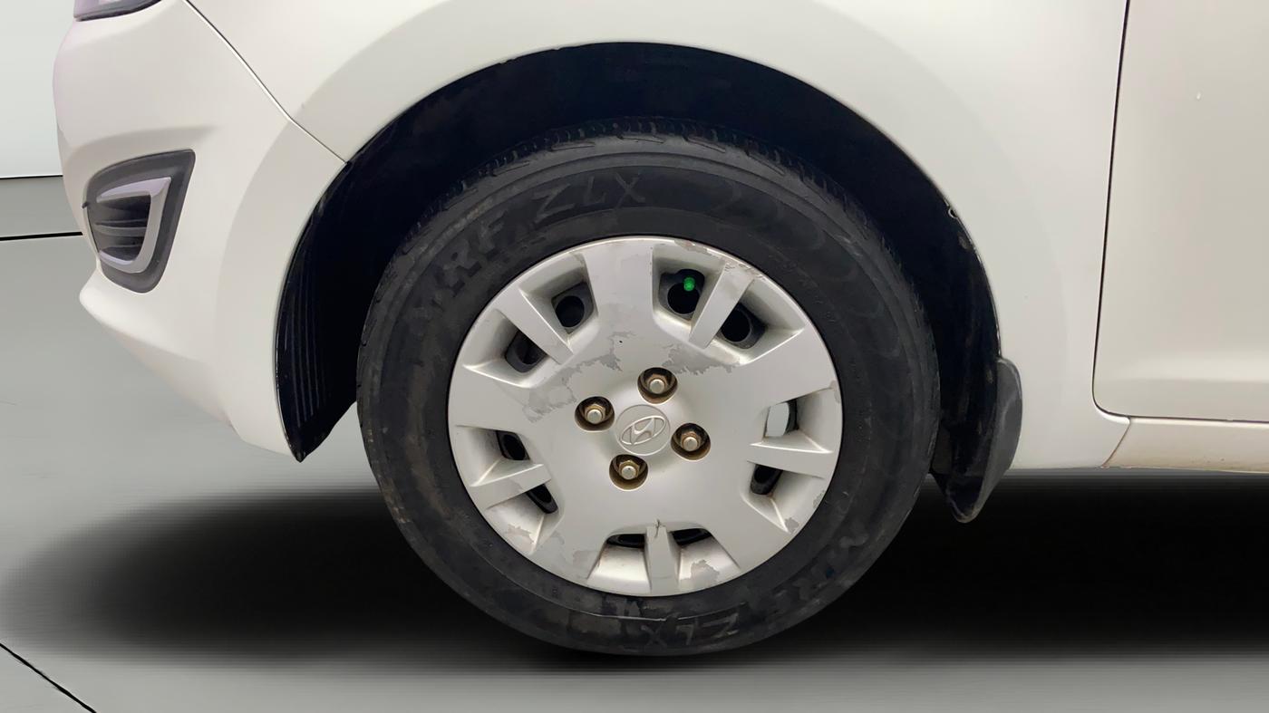 2013 Hyundai i20 MAGNA 1.2, Petrol, Manual, 73,411 km, Left Front Wheel