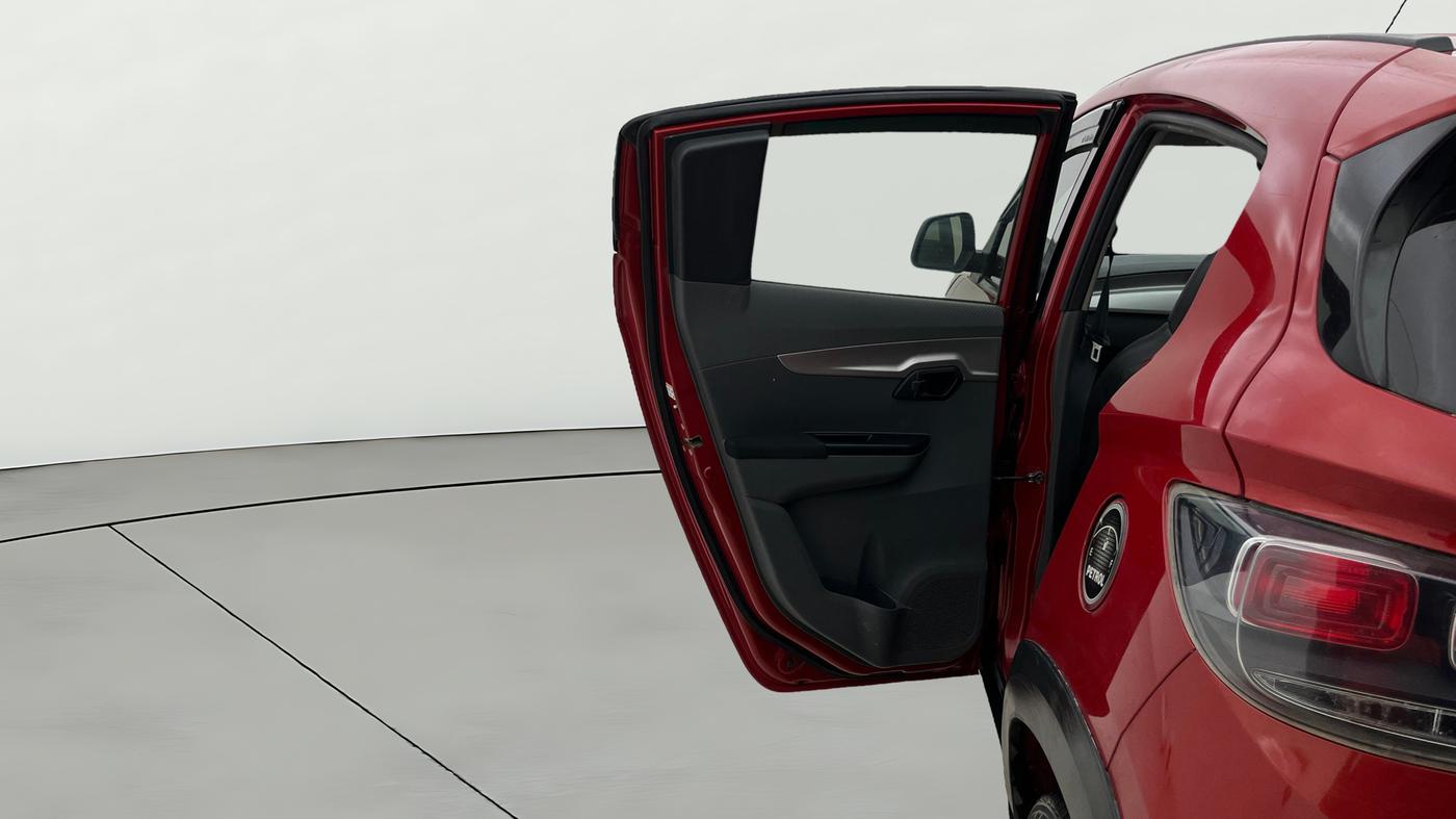 2018 Mahindra KUV 100 NXT K6+ P 6 STR, Petrol, Manual, 68,665 km, LHS Rear Door