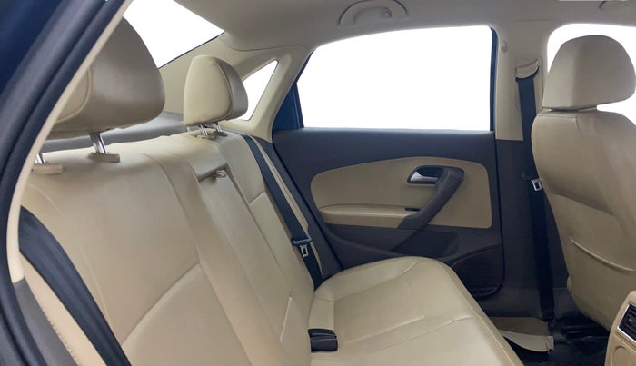 2016 Volkswagen Vento HIGHLINE 1.6 MPI, Petrol, Manual, 55,245 km, Right Side Rear Door Cabin