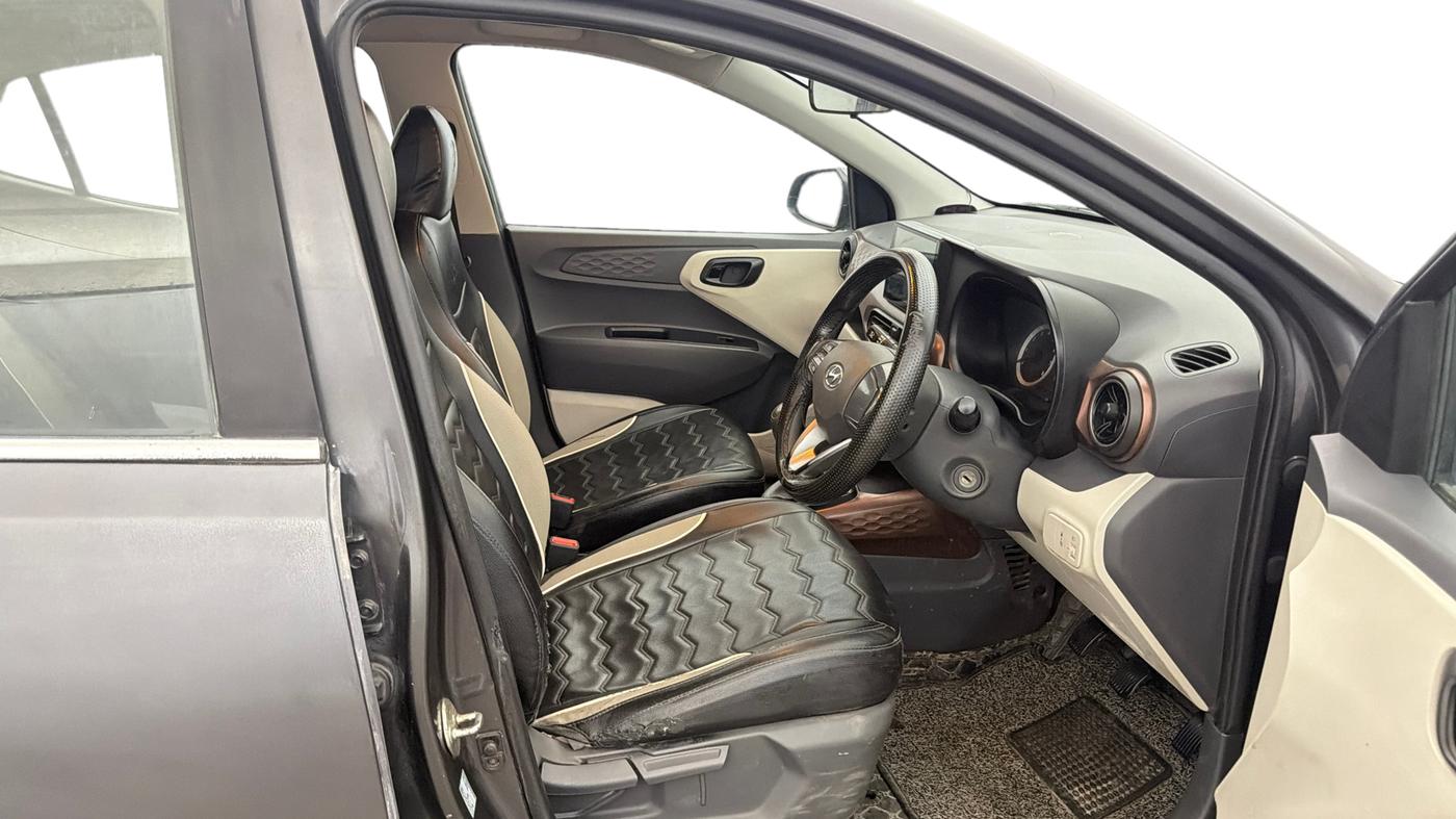 2022 Hyundai AURA S 1.2 CNG, CNG, Manual, 70,843 km, Right Side Front Door Cabin