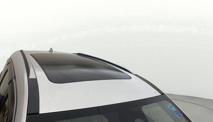 2021 Mahindra XUV700 AX 7 LUXURY P AT 7 STR, Petrol, Automatic, 44,322 km, Roof