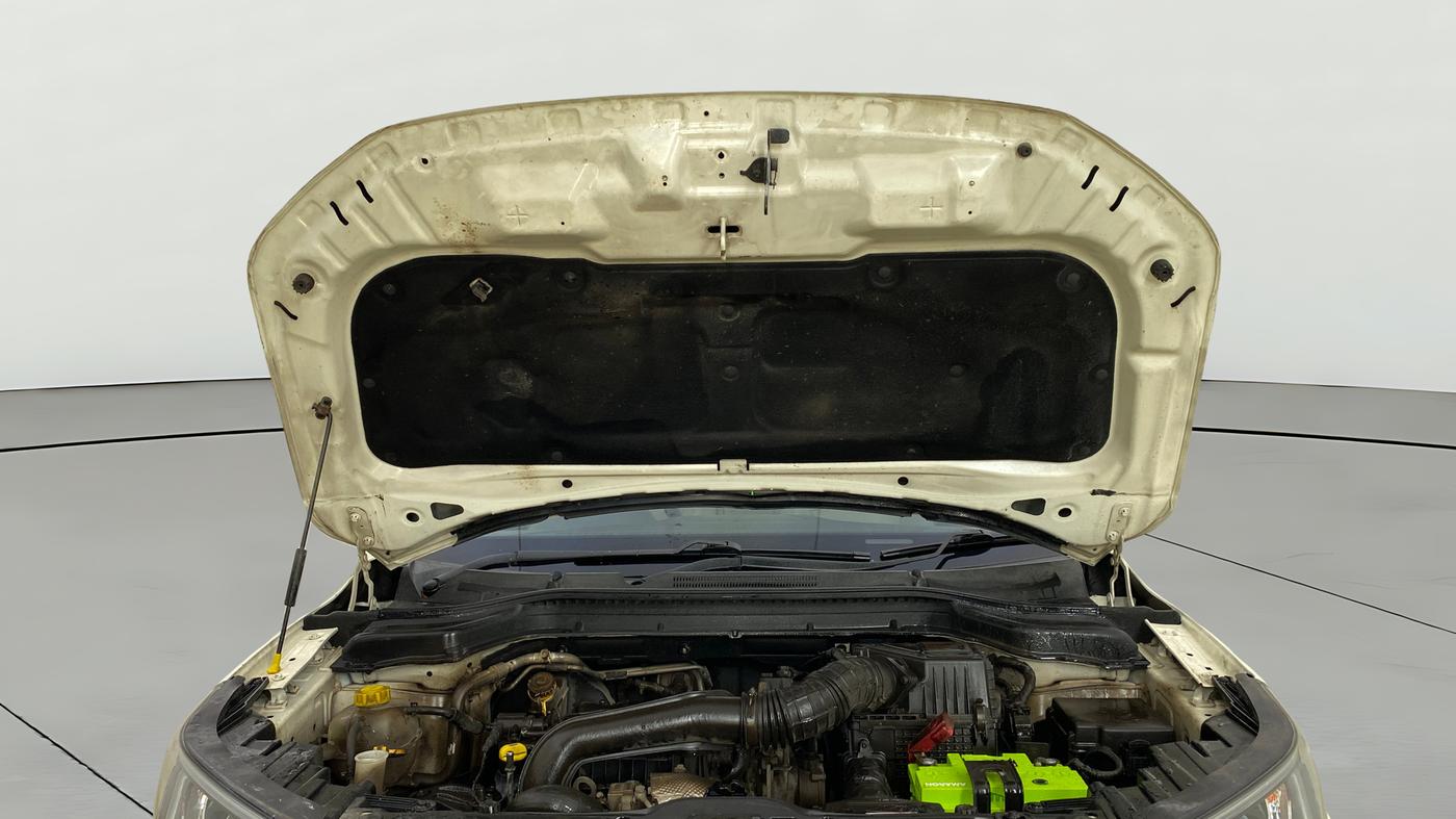 2019 Mahindra XUV300 W8 (O) 1.5 DIESEL AMT, Diesel, Automatic, 1,40,621 km, Open Bonet