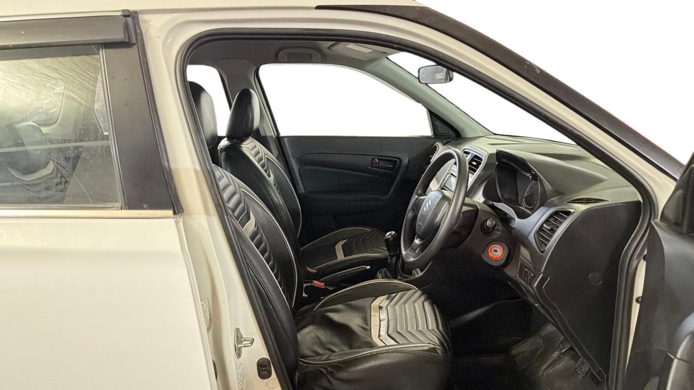 2019 Maruti Vitara Brezza VDI, Diesel, Manual, 68,648 km, Right Side Front Door Cabin