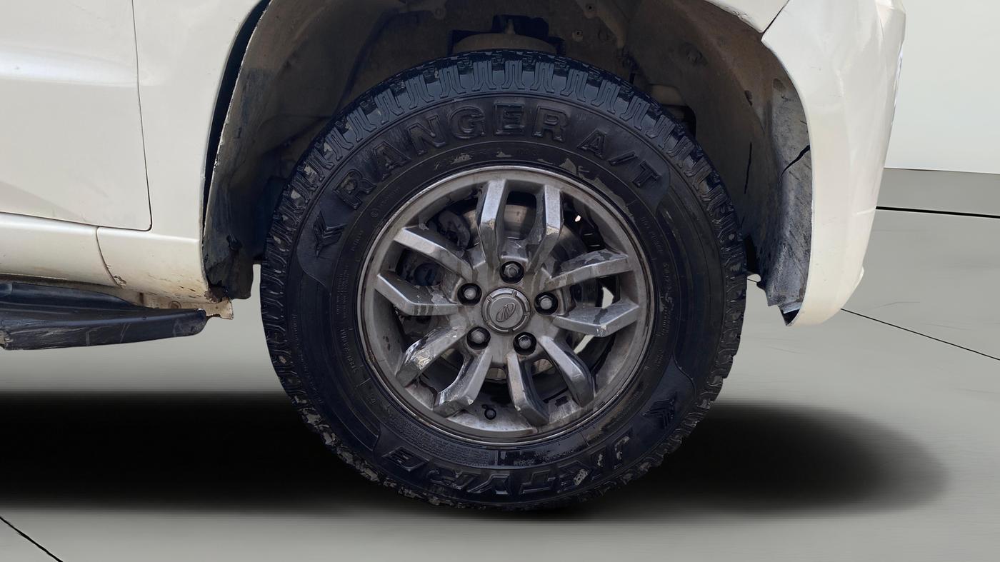 2018 Mahindra TUV300 T10, Diesel, Manual, 59,637 km, Right Front Wheel
