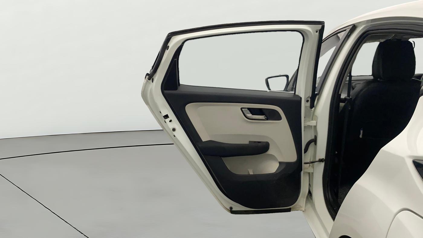 2023 Tata ALTROZ XZ PLUS PETROL, Petrol, Manual, 27,059 km, LHS Rear Door