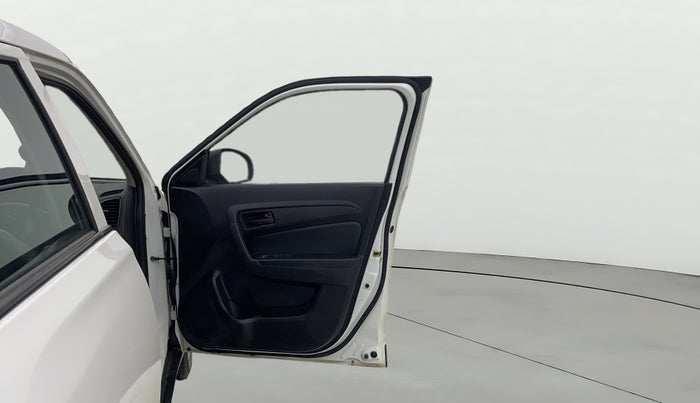 2021 Maruti Vitara Brezza LXI, Petrol, Manual, 28,215 km, RHS Front Door