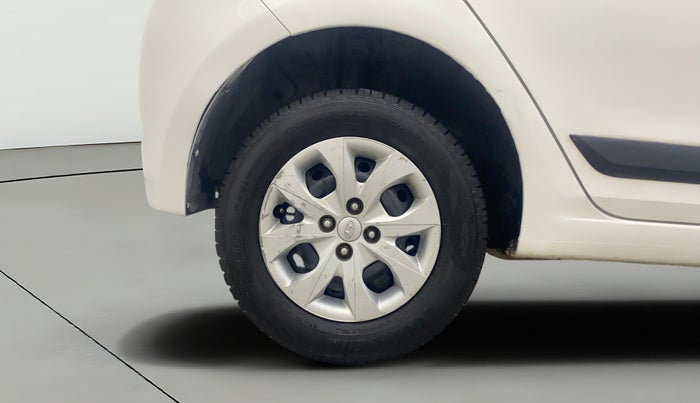 2014 Hyundai Elite i20 SPORTZ 1.2, Petrol, Manual, 1,22,146 km, Right Rear Wheel