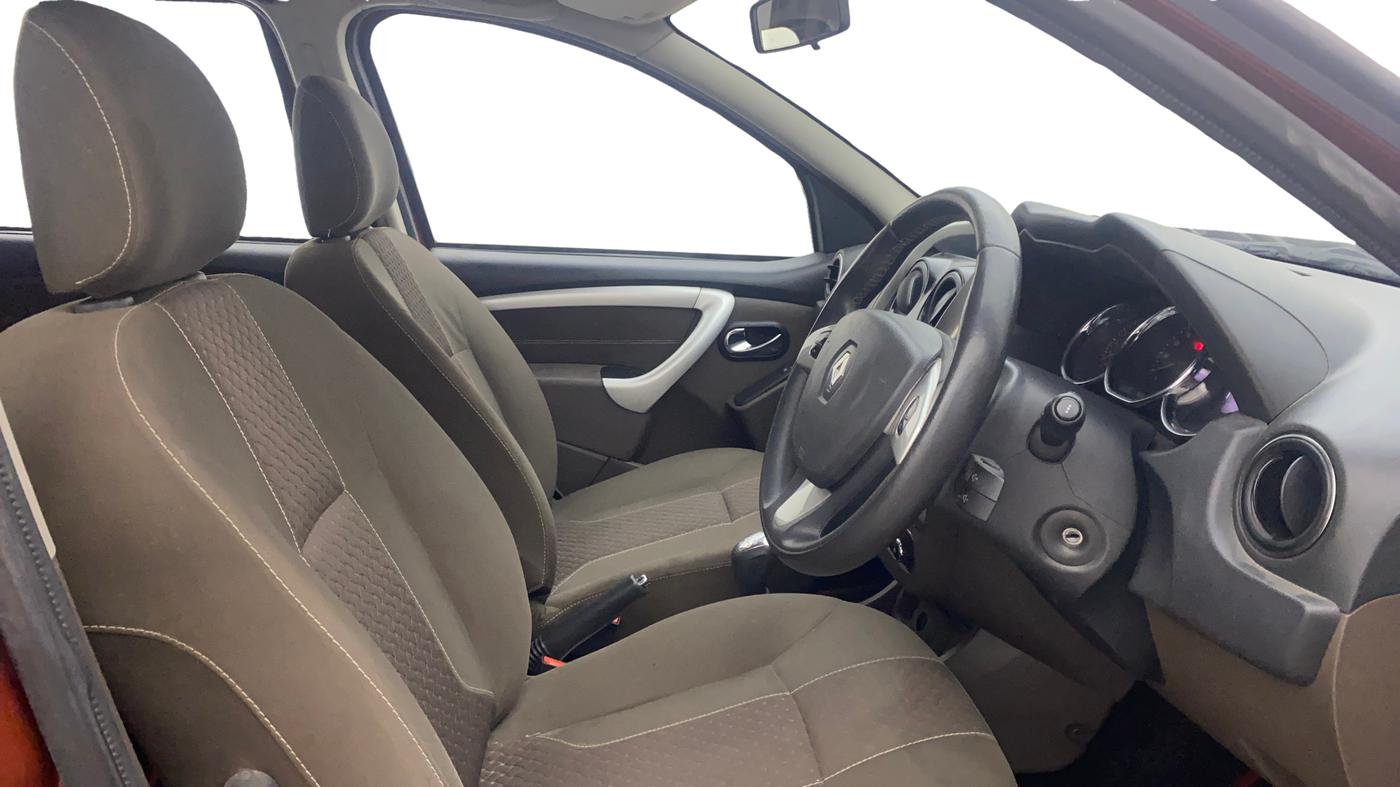 2016 Renault Duster 110 PS RXZ 4X2 AMT DIESEL, Diesel, Automatic, 77,235 km, Right Side Front Door Cabin