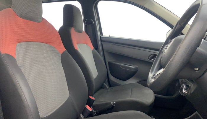 2016 Renault Kwid RXT 1.0 AMT, Petrol, Automatic, 52,846 km, Right Side Front Door Cabin