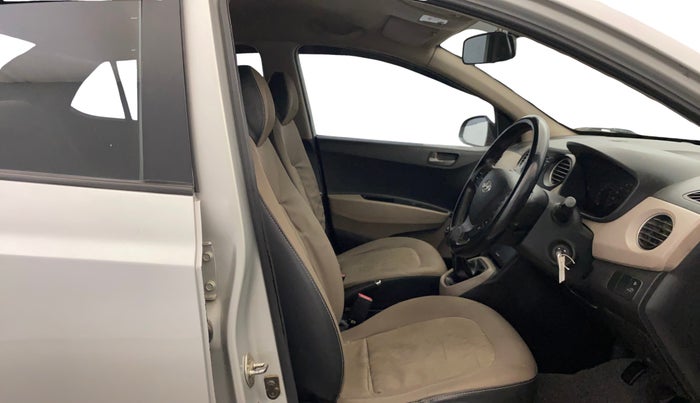 2014 Hyundai Xcent S (O) 1.2, Petrol, Manual, 1,18,579 km, Right Side Front Door Cabin