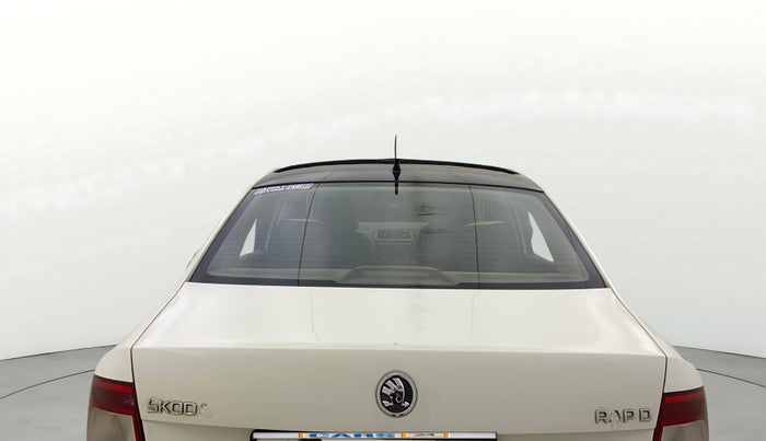 2013 Skoda Rapid AMBITION 1.6 MPI MT PLUS, Petrol, Manual, 83,915 km, Rear Windshield