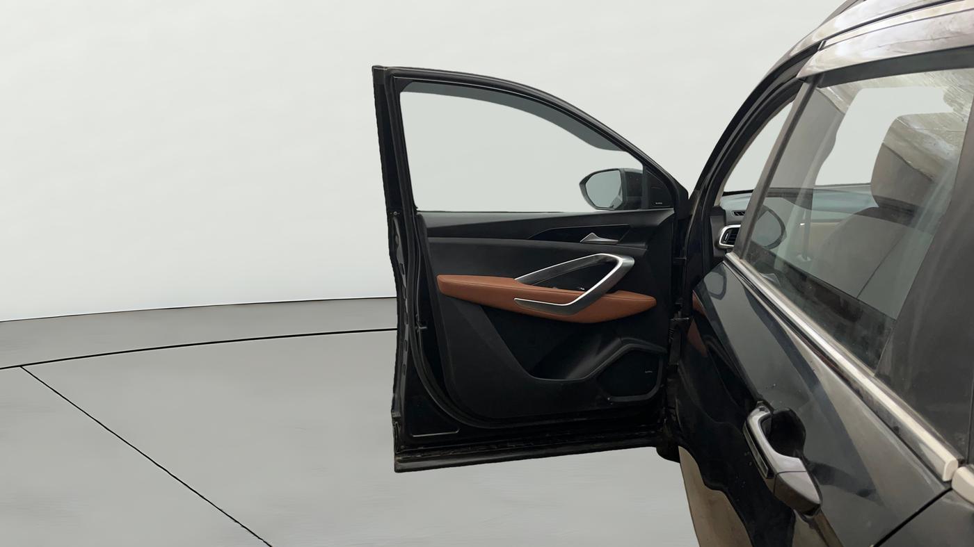 2022 MG HECTOR PLUS SHARP 1.5 PETROL TURBO CVT 6-STR, Petrol, Automatic, 42,456 km, LHS Front Door