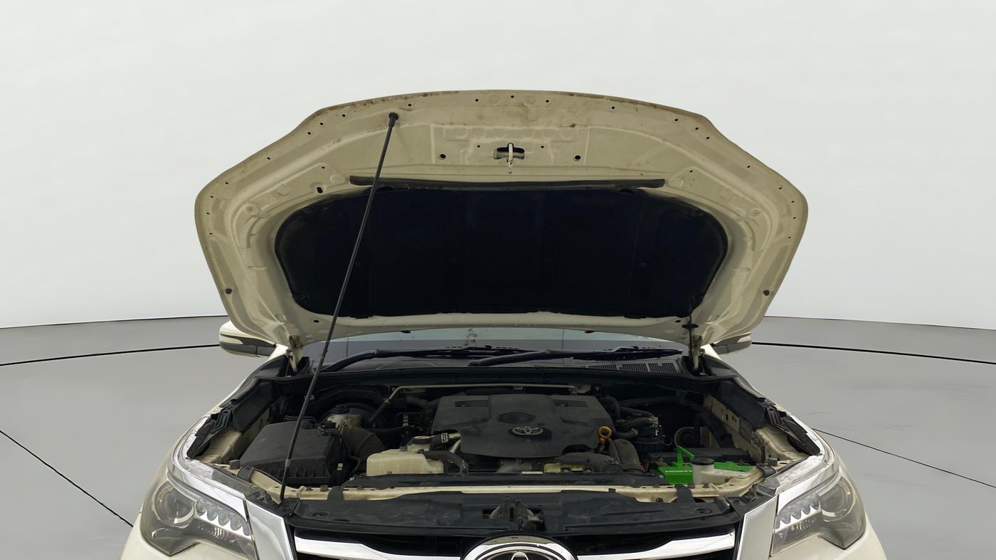 2017 Toyota Fortuner 2.8 4X2 MT, Diesel, Manual, 98,868 km, Open Bonet