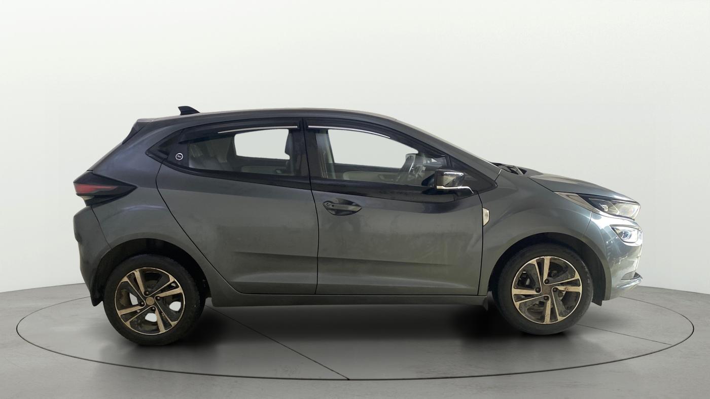 2023 Tata ALTROZ XZ + SUNROOF, Petrol, Manual, 19,562 km, Right Side View