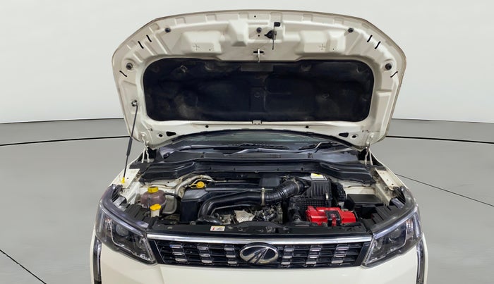 2021 Mahindra XUV300 W8 (O) 1.5 DIESEL AMT, Diesel, Automatic, 60,064 km, Open Bonet