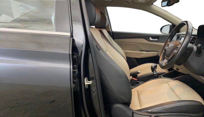 2017 Hyundai Verna 1.6 VTVT SX O, Petrol, Manual, 64,229 km, Right Side Front Door Cabin