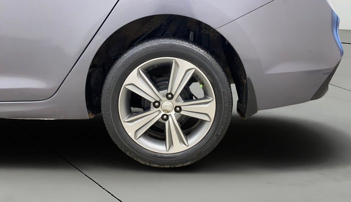 2018 Hyundai Verna 1.6 VTVT SX, Petrol, Manual, 74,967 km, Left Rear Wheel