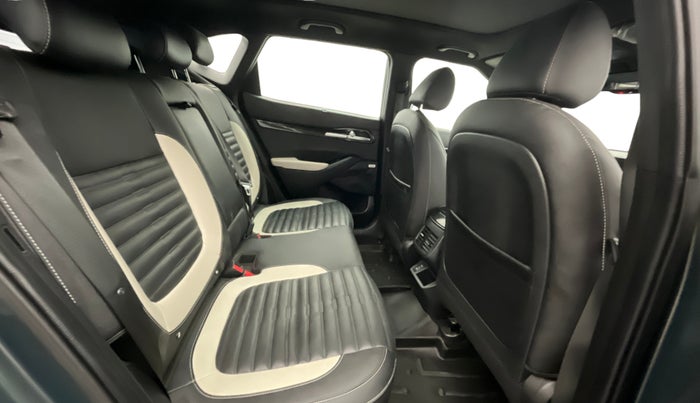 2023 KIA SELTOS GTX PLUS DCT 1.4 PETROL, Petrol, Automatic, 17,502 km, Right Side Rear Door Cabin