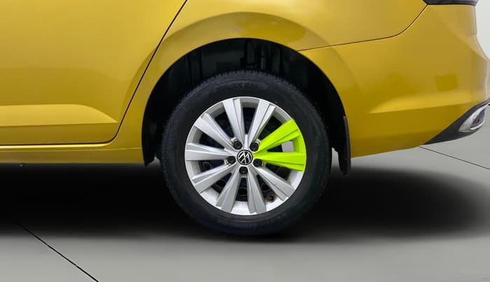 2022 Volkswagen VIRTUS HIGHLINE TSI 1.0 AT, Petrol, Automatic, 29,484 km, Left Rear Wheel
