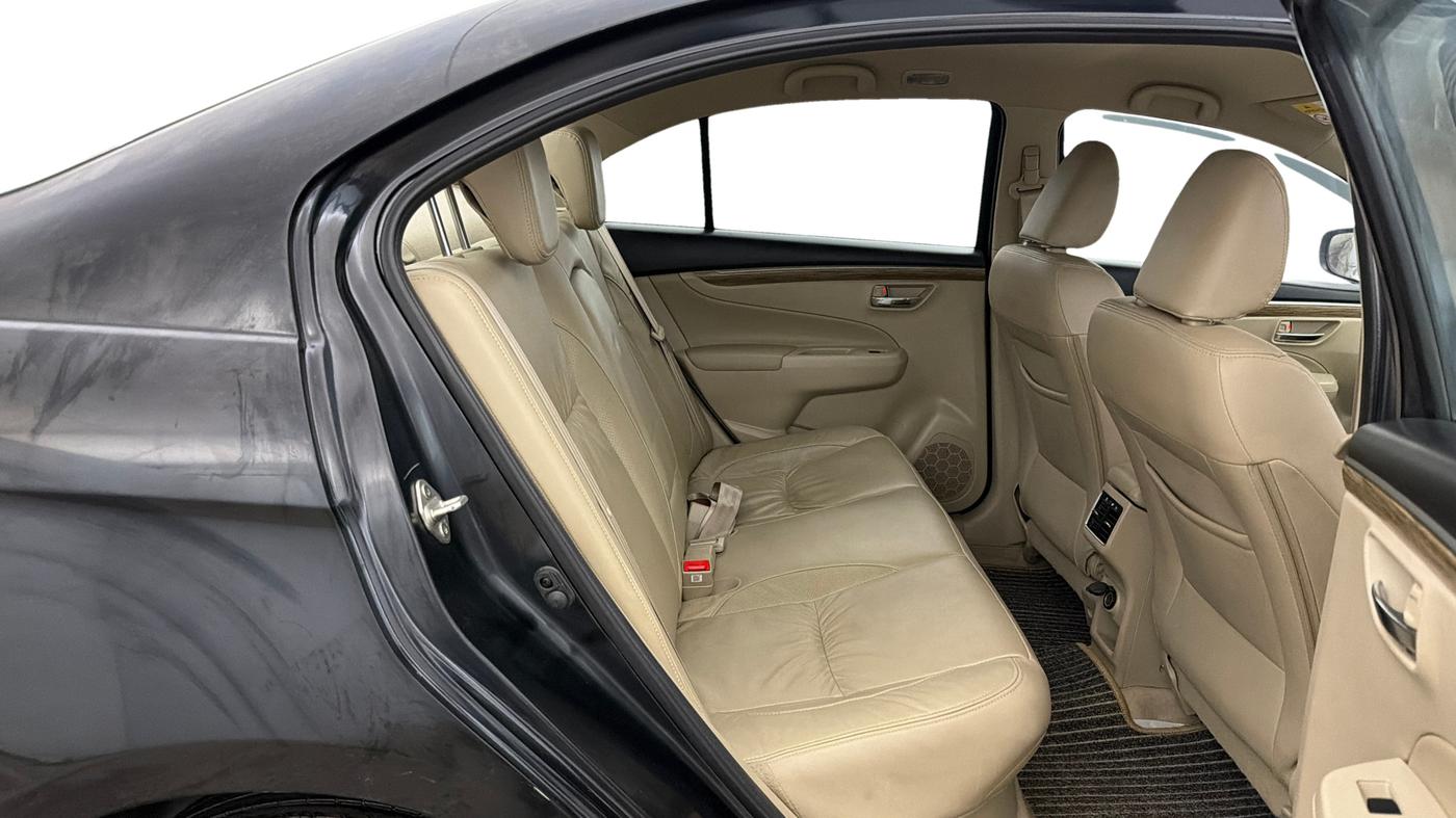 2024 Maruti Ciaz ALPHA  AT 1.5 SHVS PETROL, Petrol, Automatic, 42,080 km, Right Side Rear Door Cabin