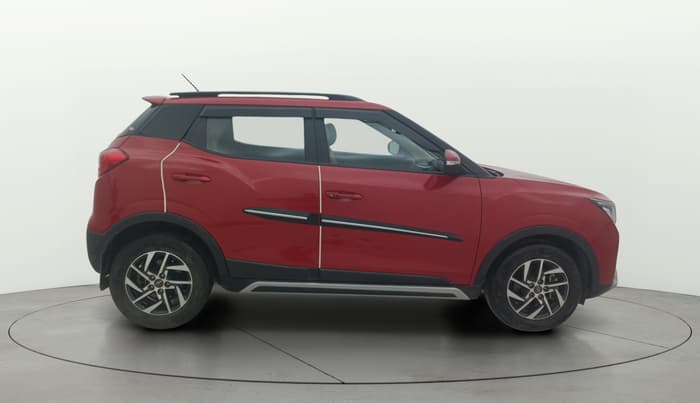 2022 Mahindra XUV300 W8 (O) 1.2 PETROL AMT, Petrol, Automatic, 12,444 km, Right Side View