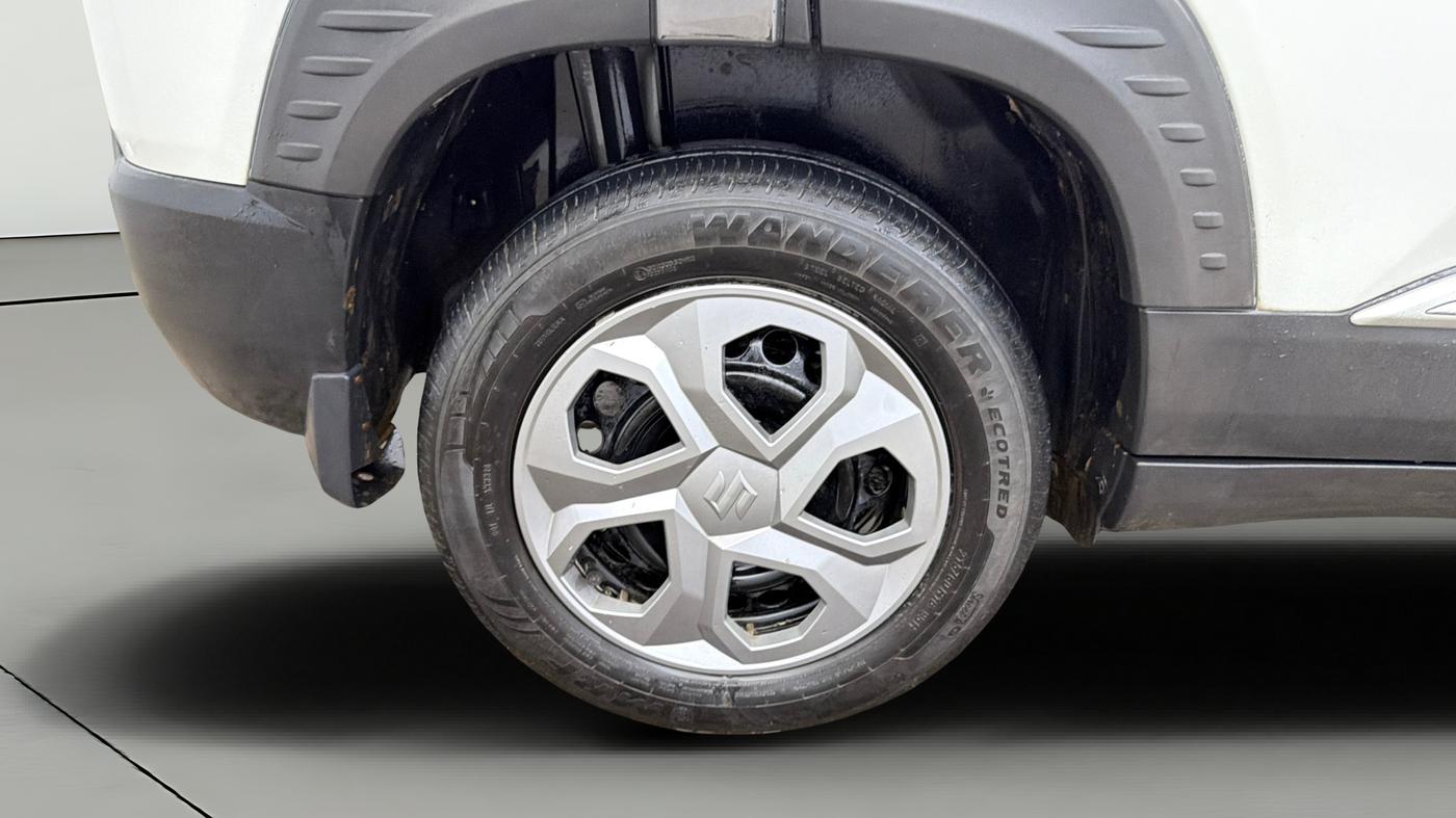 2025 Maruti BREZZA LXI S- CNG, CNG, Manual, 29,363 km, Right Rear Wheel