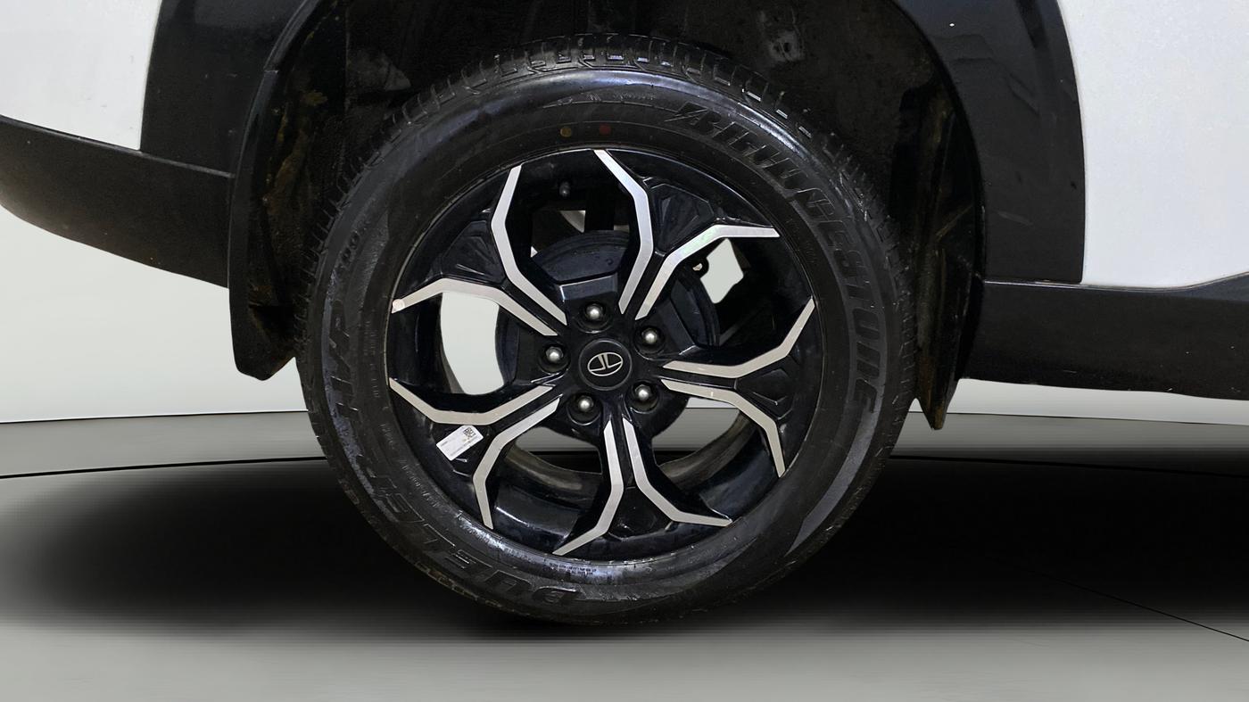 2024 Tata Curvv Creative 1.2 Petrol 7DCA, Petrol, Automatic, 14,773 km, Right Rear Wheel