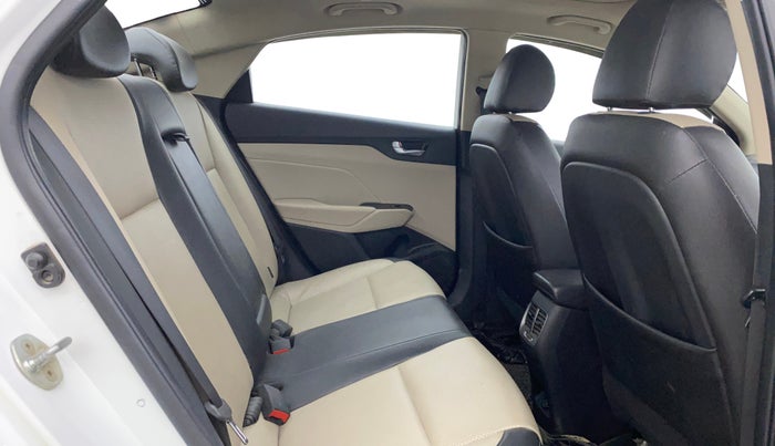 2018 Hyundai Verna 1.6 VTVT SX O, Petrol, Manual, 95,937 km, Right Side Rear Door Cabin