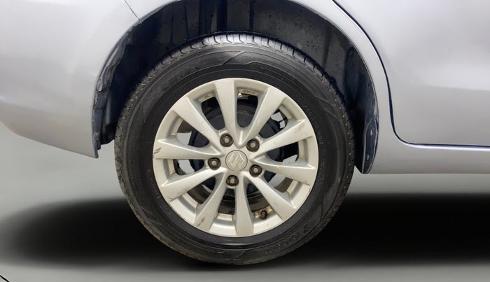 2013 Maruti Ertiga ZDI, Diesel, Manual, 60,730 km, Right Rear Wheel