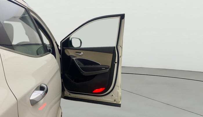 2015 Hyundai Santa Fe 4 WD AT, Diesel, Automatic, 81,011 km, RHS Front Door