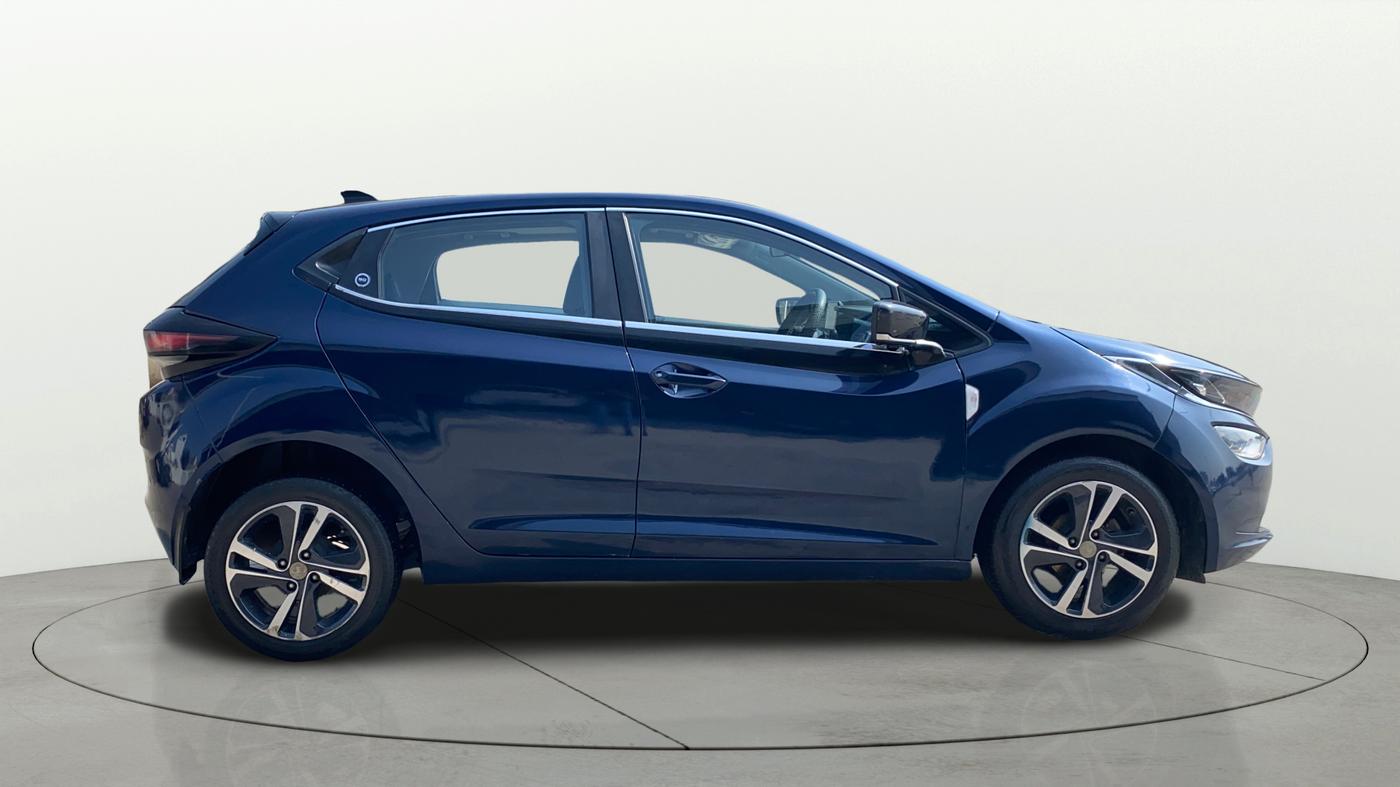 2023 Tata ALTROZ XZ + SUNROOF, Petrol, Manual, 37,198 km, Right Side View