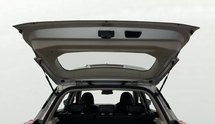 2021 Mahindra XUV300 W8 (O) 1.5 DIESEL, Diesel, Manual, 74,257 km, Boot Door Open