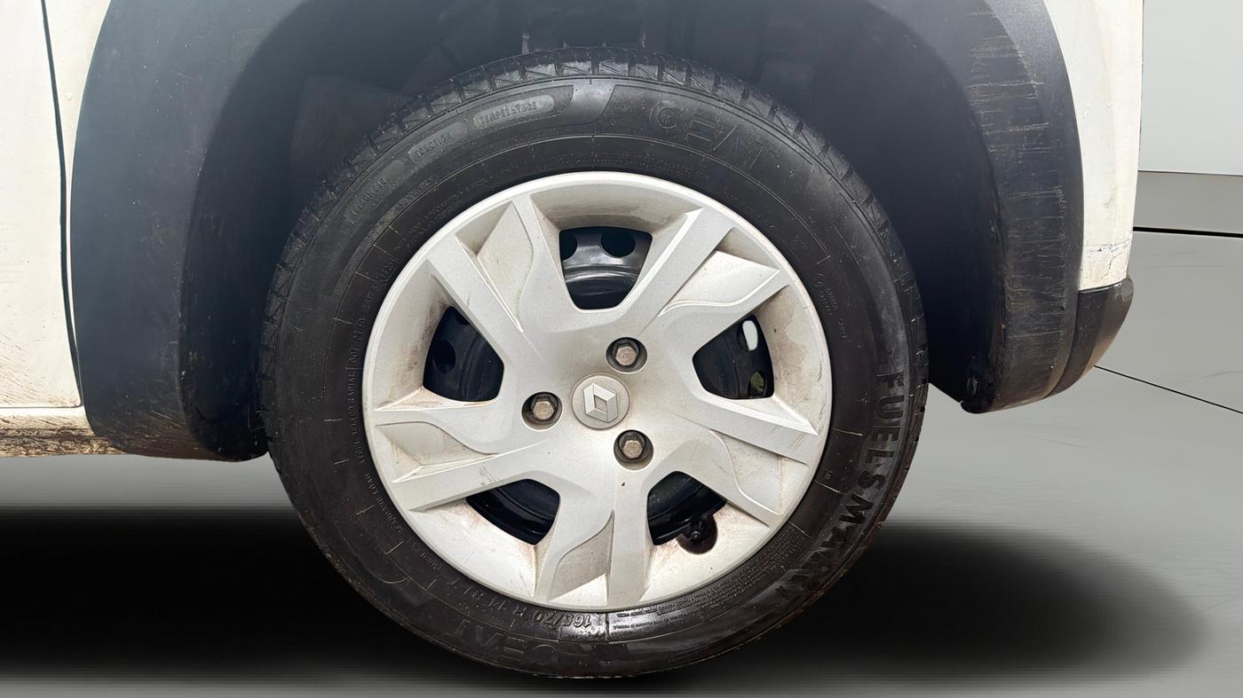 2025 Renault Kwid RXL 1.0 (O), CNG, Manual, 27,203 km, Right Front Wheel