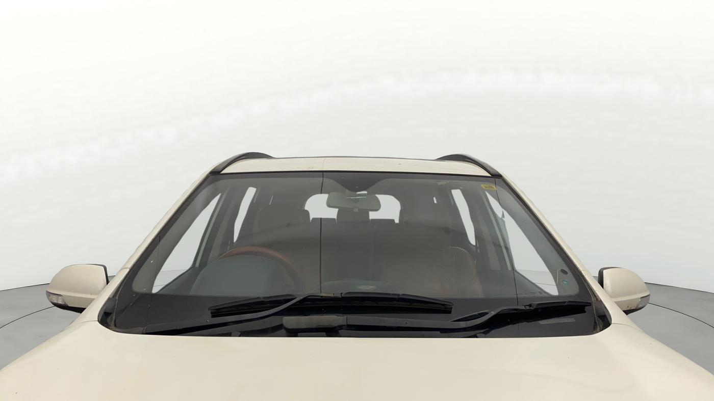 2020 Mahindra XUV500 W9, Diesel, Manual, 1,11,960 km, Front Windshield