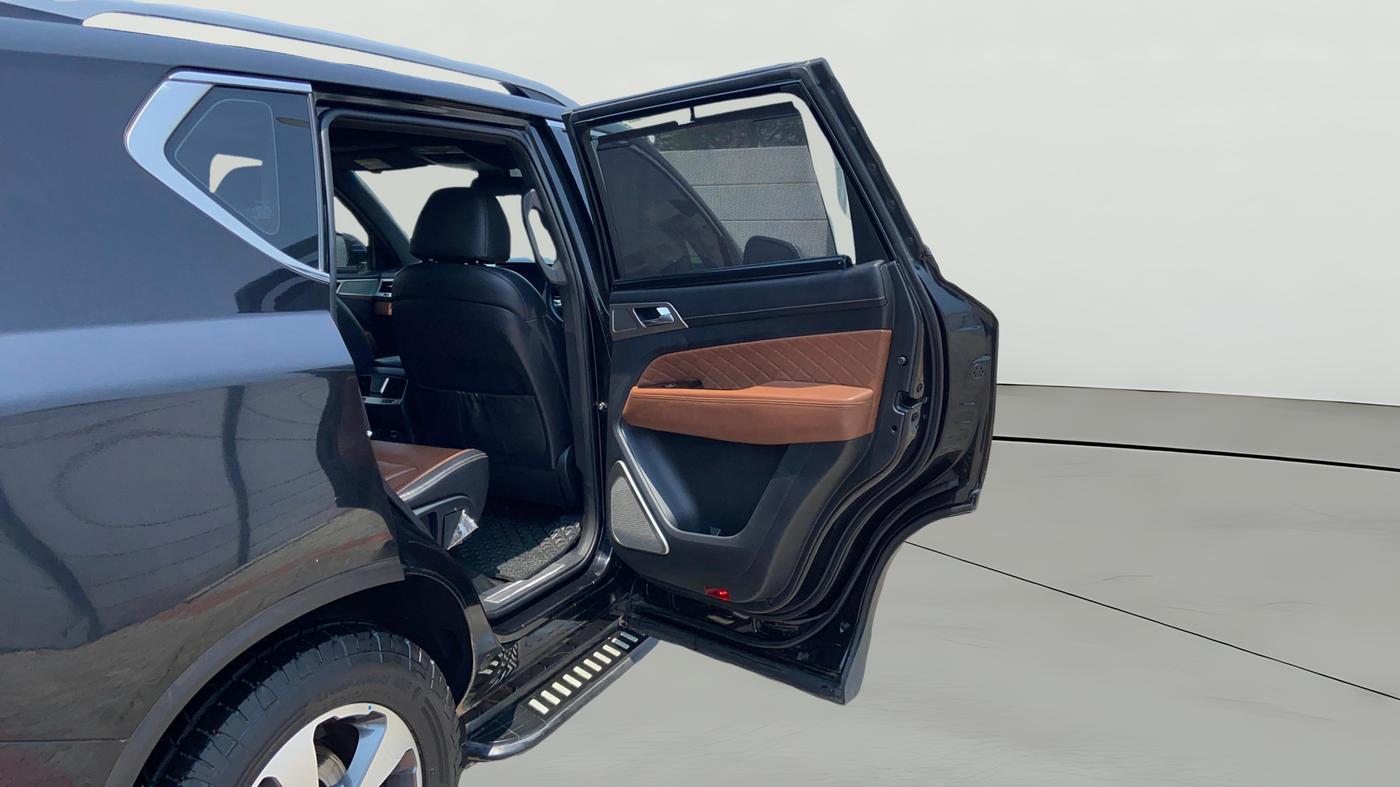 2019 Mahindra ALTURAS G4 4WD AT, Diesel, Automatic, 1,43,089 km, RHS Rear Door