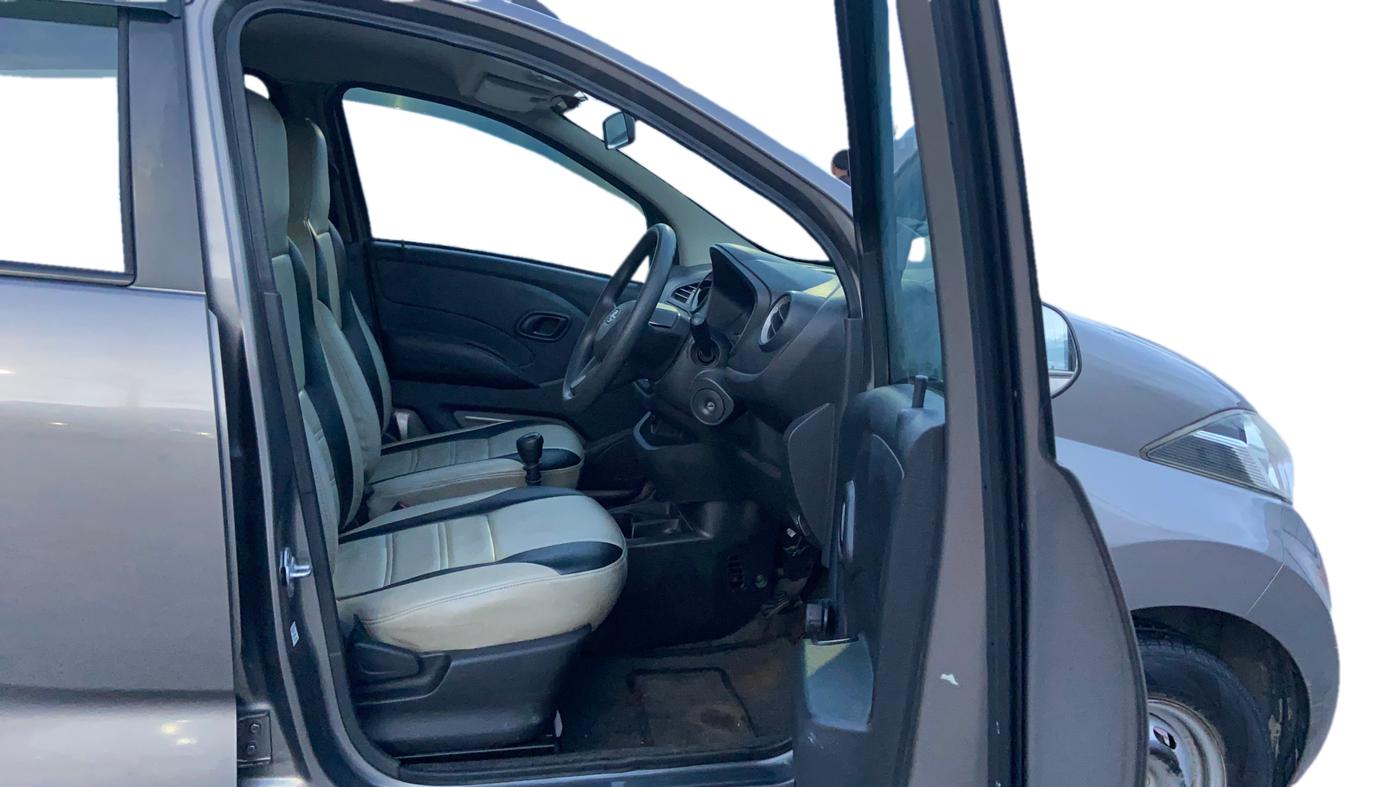 2018 Datsun Redi Go A, Petrol, Manual, 39,141 km, Right Side Front Door Cabin