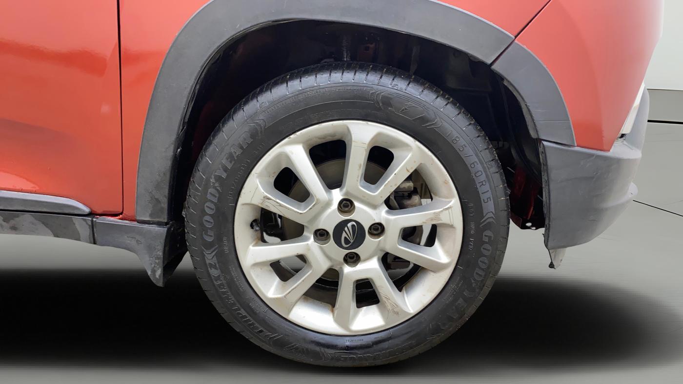 2017 Mahindra Kuv100 K8 D 6 STR, Diesel, Manual, 1,21,731 km, Right Front Wheel
