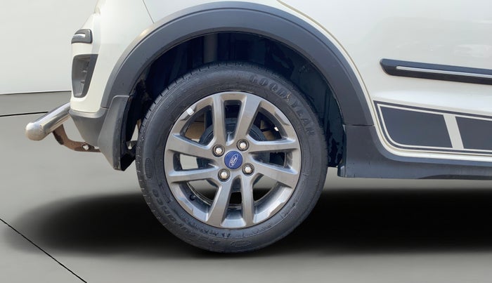 2020 Ford FREESTYLE TITANIUM 1.2 PETROL, Petrol, Manual, 40,975 km, Right Rear Wheel