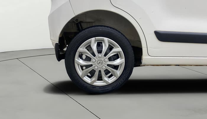 2016 Maruti Wagon R 1.0 VXI OPT, Petrol, Manual, 89,302 km, Right Rear Wheel