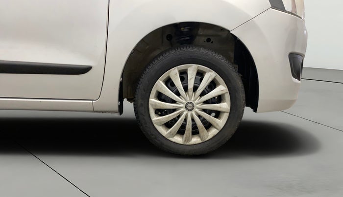 2015 Maruti Wagon R 1.0 VXI, Petrol, Manual, 1,11,487 km, Right Front Wheel