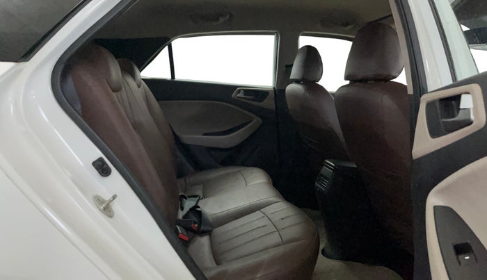 2018 Hyundai Elite i20 ASTA 1.2, CNG, Manual, 65,768 km, Right Side Rear Door Cabin