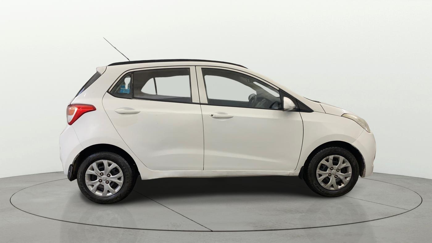 2015 Hyundai Grand i10 SPORTZ 1.1 CRDI, Diesel, Manual, 1,29,188 km, Right Side View