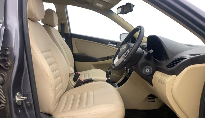 2013 Hyundai Verna FLUIDIC 1.6 VTVT SX, Petrol, Manual, 61,425 km, Right Side Front Door Cabin