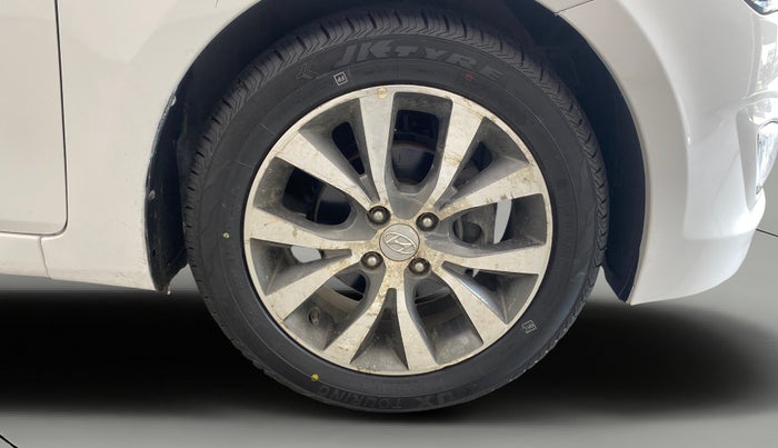 2017 Hyundai Verna 1.6 VTVT SX, Petrol, Manual, 73,546 km, Right Front Wheel