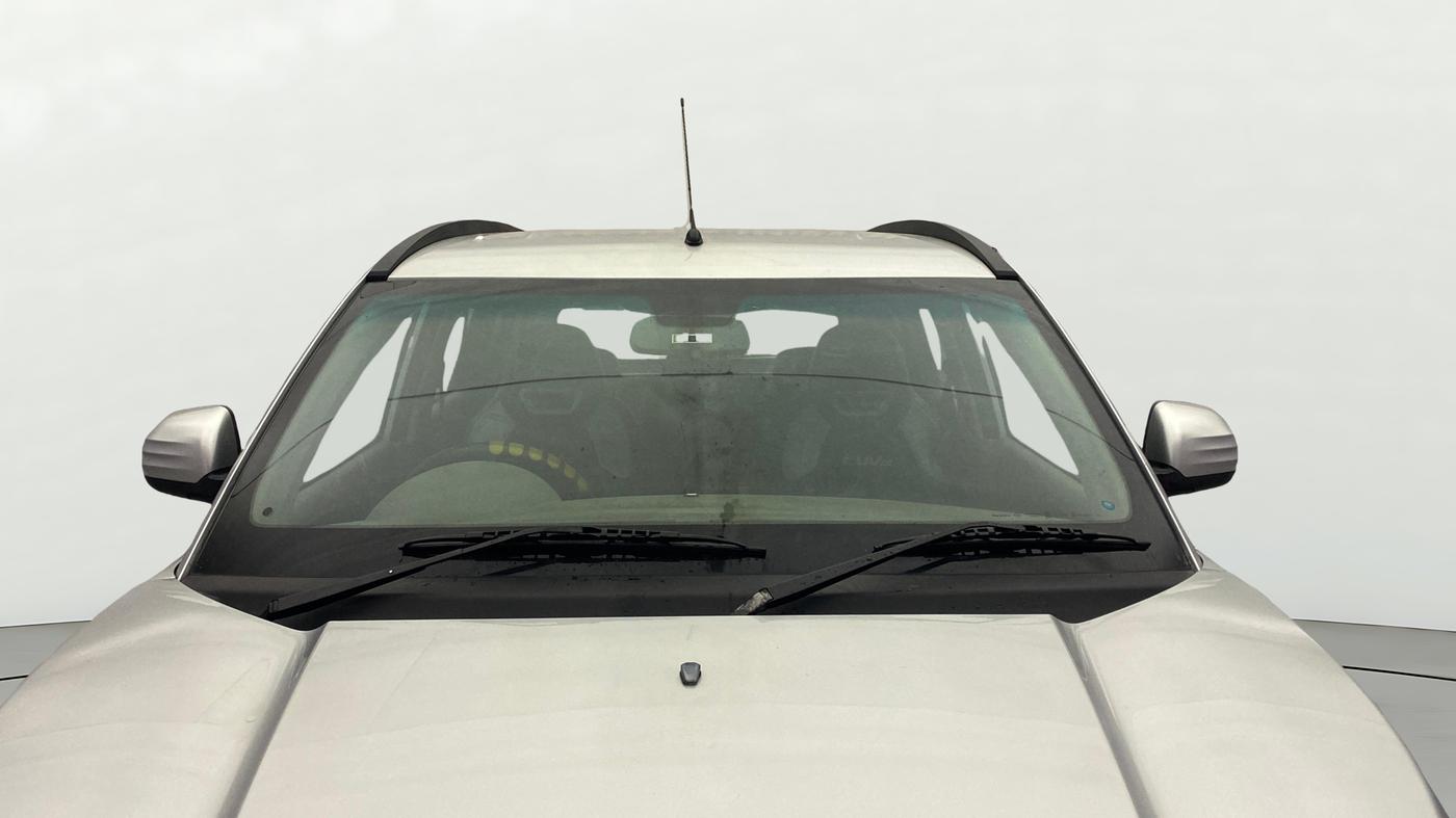 2015 Mahindra Kuv100 K8 6 STR, Petrol, Manual, 43,370 km, Front Windshield