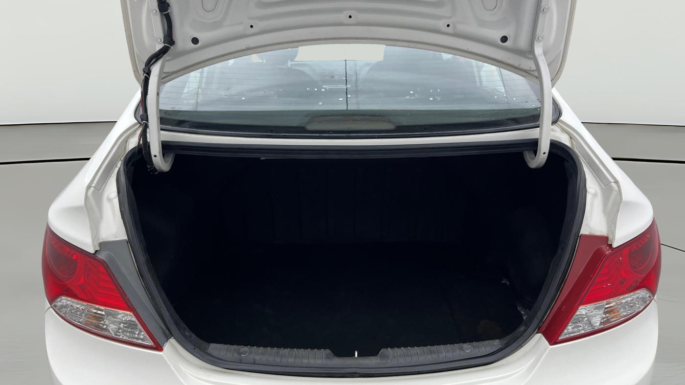 2014 Hyundai Verna FLUIDIC 1.6 VTVT SX, Petrol, Manual, 48,332 km, Boot Open Zoomed View