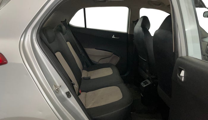 2015 Hyundai Grand i10 SPORTZ 1.2 KAPPA VTVT, Petrol, Manual, 37,696 km, Right Side Rear Door Cabin