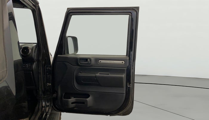 2021 Mahindra Thar LX  P 4WD AT CONVERTIBLE, Petrol, Automatic, 36,890 km, RHS Front Door
