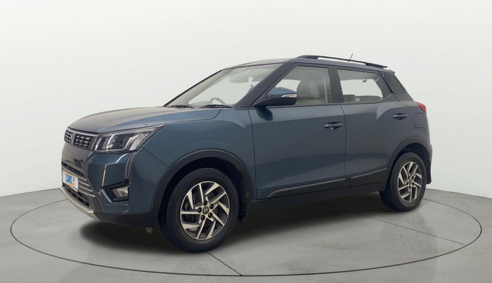 2023 Mahindra XUV300 W8 (O) 1.5 DIESEL, Diesel, Manual, 68,434 km, Left Front Diagonal